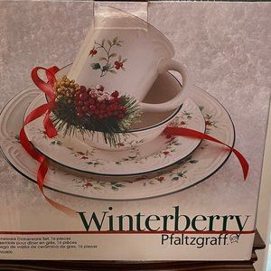 Pfaltzgraff Winterberry 4 (4 piece place settings) NWOT